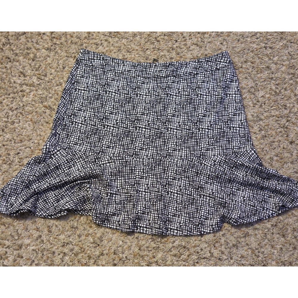 Cato Black White Patterned Flounce Ruffled Hem Skirt Women's Size 12 Back Zip